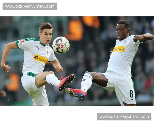 绿茵狂飙与顿巴斯战歌：当门兴格拉德巴赫遇上顿涅茨克矿工，欧冠之夜的灵魂博弈